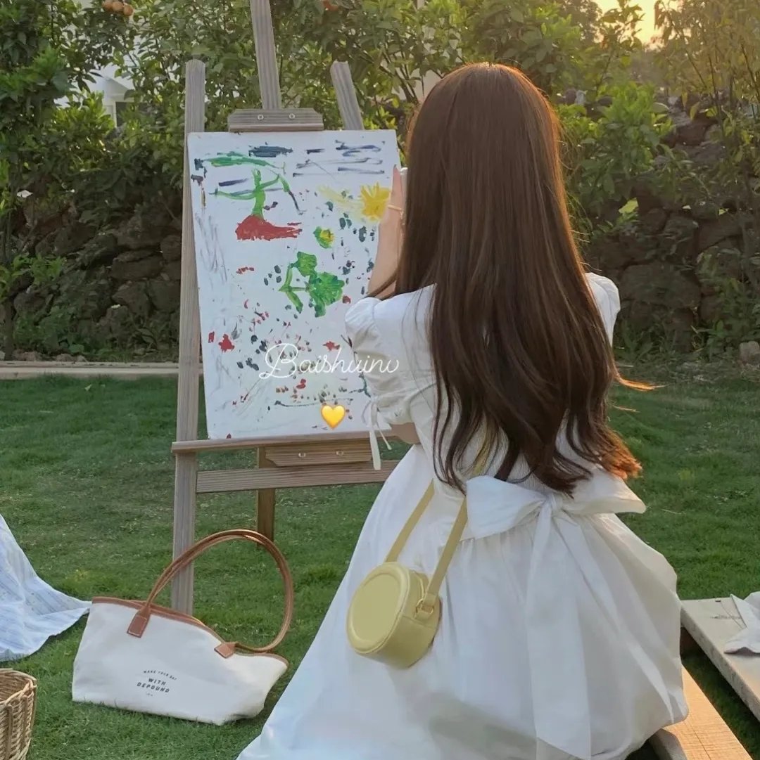小姑娘艾萝依